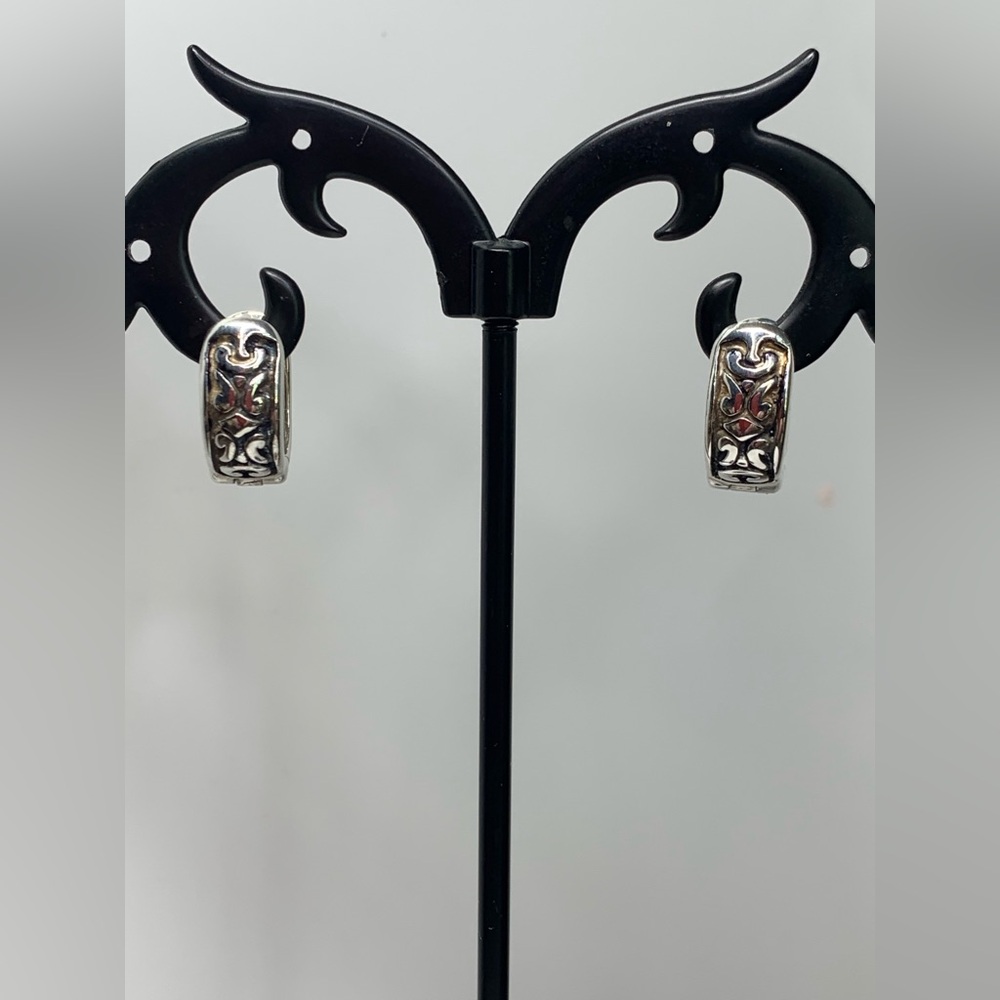 Silpada Vintage Sterling Silver Filigree Vine Engraved Hinged “Huggies” Earrings
